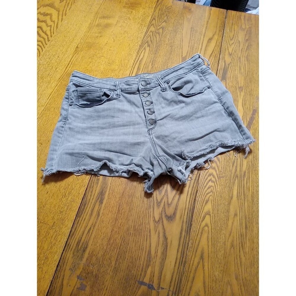 UNIVERSAL THREAD Jeans Shorts Womens  14 / 32 R GREY BUTTON FLY Preowned